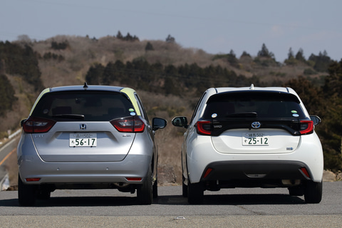 試乗インプレ トヨタ ヤリス ホンダ フィット 日本を代表するコンパクトカー2台を乗り比べ 同じハイブリッドモデルでも異なる個性 Car Watch