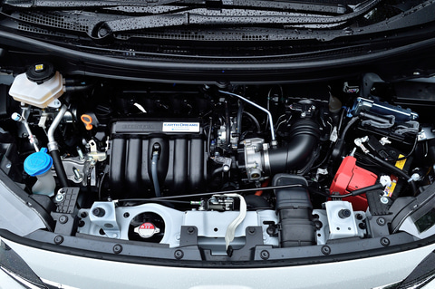 Pr 実効空力デバイス を搭載した新型 フリード Modulo X 新旧モデルを比較した Car Watch