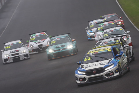 ツーリングカーによるレース Tcrジャパンシリーズ シーズンが開幕 初戦を制したのは Car Watch