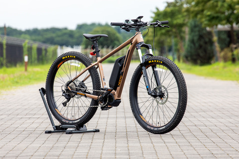          N-VAN        / 23  MTB    e-bike 