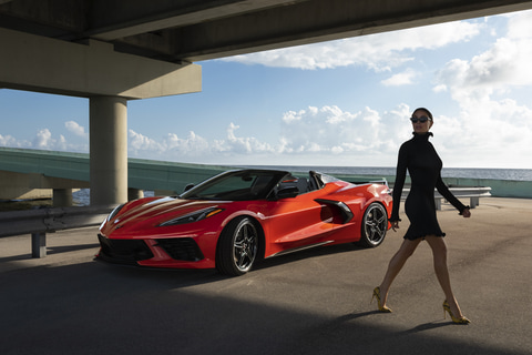 Gm 新型 コルベット の国内仕様と価格決定 コンバーチブルも導入 Car Watch