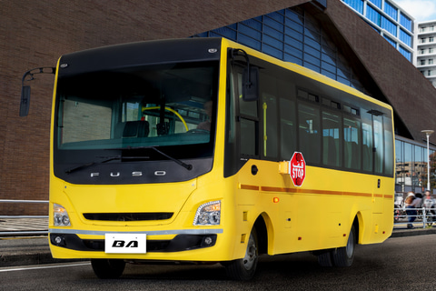 三菱ふそう 初の輸出仕様バス Ba 発売 Uae市場向けに100台を生産 Car Watch