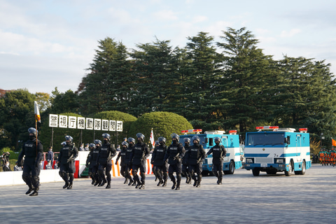 部隊総数約1300名が参加した 警視庁機動隊観閲式 Car Watch