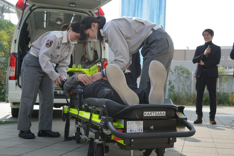 Dmm子会社のベルリングが新型救急車 C Cabin 発表 女性隊員に配慮した設計で22年量産化へ Car Watch