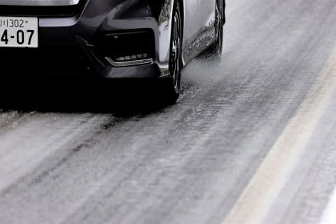 Pr ダンロップの最新スタッドレスタイヤ ウインター マックス 03 の実力を 北海道の雪上でチェック Car Watch