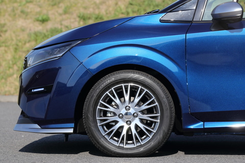 試乗インプレ 日産の新型 ノート はコンパクトカークラスの常識を変えた テストコースで速攻試乗 Car Watch