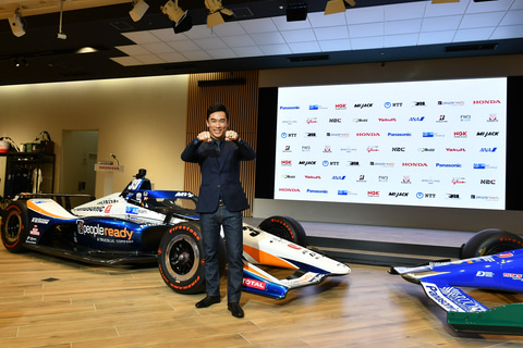 佐藤琢磨選手 2度目のインディ500制覇をホンダ本社で凱旋報告 八郷社長も活躍を祝う Car Watch