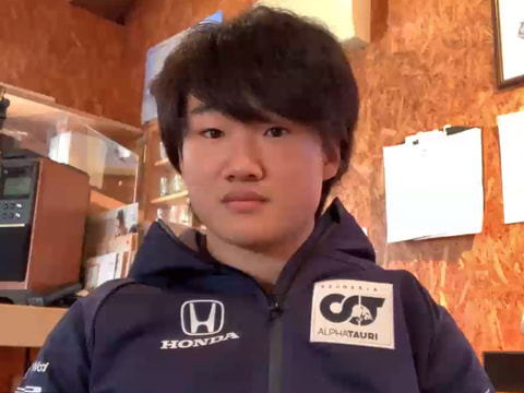 21年にアルファタウリ ホンダからf1に参戦する角田裕毅選手が凱旋会見 野望はハミルトン選手が実現した7回目のワールドチャンピオンを抜くこと Car Watch