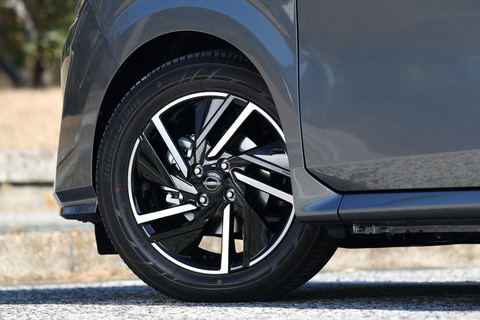 試乗インプレ 日産の新型 ノート に試乗 走りの進化点はどこにある E Power ワンペダルドライブの改良から新生ニッサンの姿勢を見た Car Watch