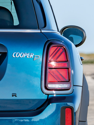 Bmw 特別なブルーの限定車 Mini クロスオーバー ボードウォーク エディション 価格495万円 Car Watch