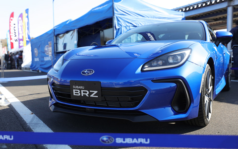 スバルの新型brz トヨタのgr 86とともに岡山国際サーキットで世界初の一般公開 Car Watch