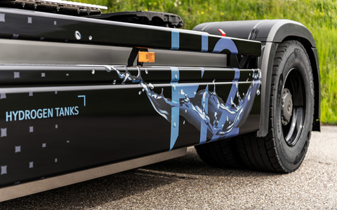 ダイムラー トラックとシェル 水素を利用した 燃料電池トラック の普及とインフラ構築で協業 Car Watch