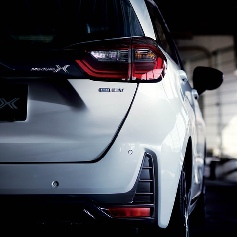 ホンダ フィット 一部改良で 自動地図更新サービス など追加 周年特別仕様車を設定 Car Watch