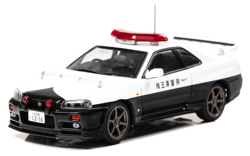 ヒコセブン、埼玉県警の「スカイライン GT-R（BNR34）パトカー」を1/43のダイキャストに - Car Watch