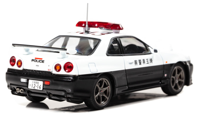 ヒコセブン 埼玉県警の スカイライン Gt R Bnr34 パトカー を1 43のダイキャストに Car Watch