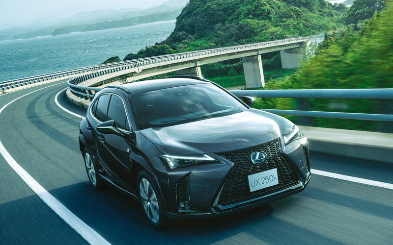 レクサス Ux を一部改良 特別仕様車 F Sport Style Blue Elegant Black を設定 Car Watch