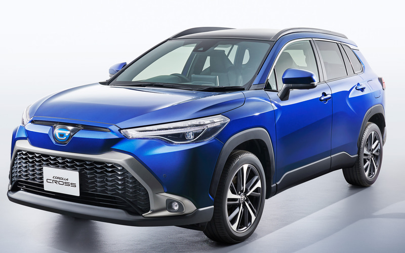 トヨタ、カローラの新型コンパクトSUV「カローラクロス」 ガソリン車と 