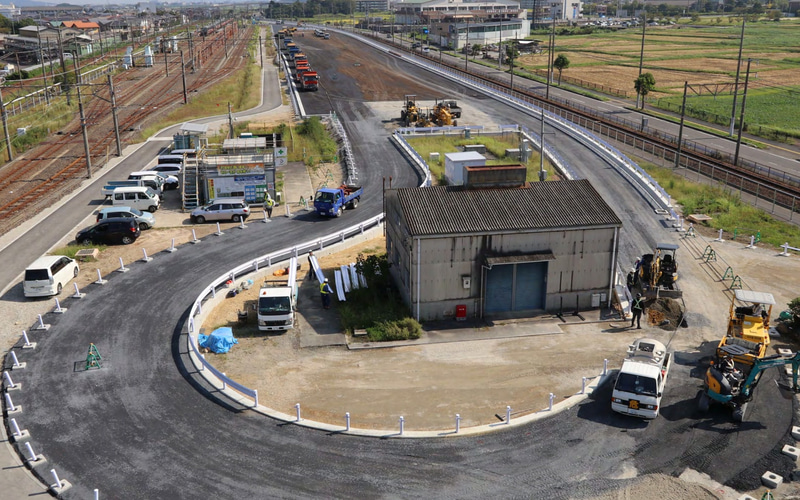 Jr西日本とソフトバンク 自動運転brt専用テストコースで 自動運転 隊列走行 Brt 実証実験開始 Car Watch