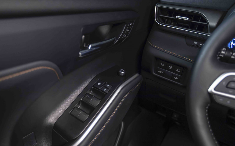 トヨタ、3列シートSUV「ハイランダー」に新グレード「ブロンズ