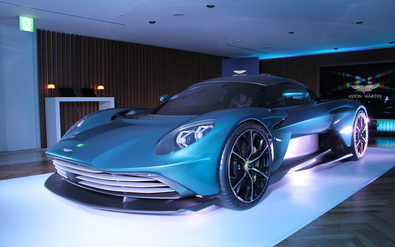 アストンマーティン Phevのミッドシップスーパーカー ヴァルハラ プロトタイプ公開 日本での販売予定価格は1億0万円 Car Watch