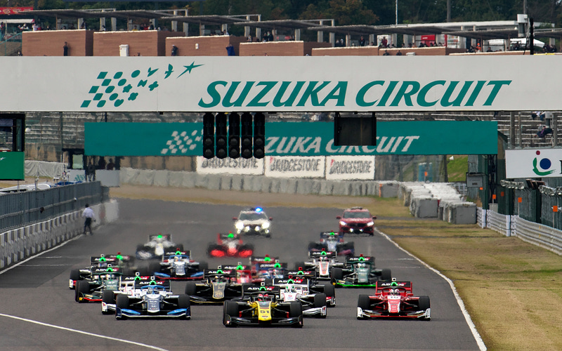 スーパーフォーミュラ第7戦 第回 Jaf鈴鹿グランプリ 優勝は福住仁嶺選手 Car Watch