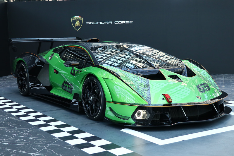 ランボルギーニ V12エンジン搭載のサーキット専用ハイパーカー Essenza Scv12 日本初公開 Car Watch