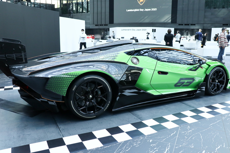 ランボルギーニ V12エンジン搭載のサーキット専用ハイパーカー Essenza Scv12 日本初公開 Car Watch