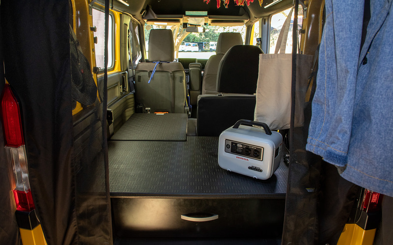 愛犬と一緒にアウトドアキャンプや車中泊を楽しめる N Van の作り方 Car Watch