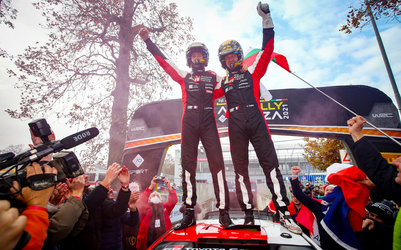 トヨタ Wrcで1994年以来の3冠達成 ヤリスwrc 1号車のオジエ イングラシア組が21年チャンピオン獲得 Car Watch