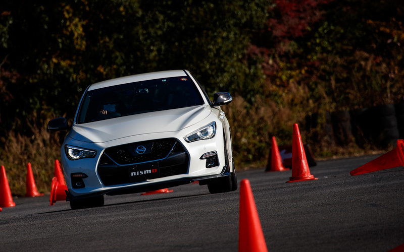 試乗インプレ 最新のnismoパーツをセットした スカイライン 400r ノートオーラ Nismo をチェック Car Watch