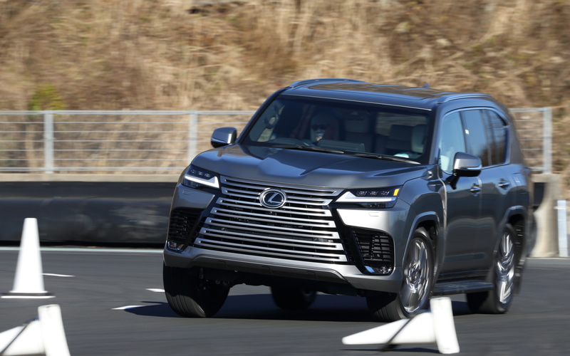 試乗インプレ 静粛性の向上したレクサス新型 Lx オフロード性能に加えオンロード性能も大幅に進化していた Car Watch