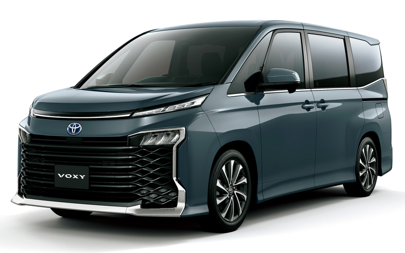 トヨタ、広く快適になった新型ミニバン「ノア」「ヴォクシー」発売 