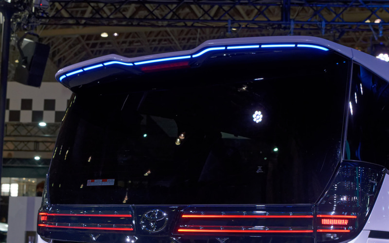 90ヴォクシー モデリスタ イルミルーフスポイラー 90ヴォクシーモデリスタイルミスポイラー