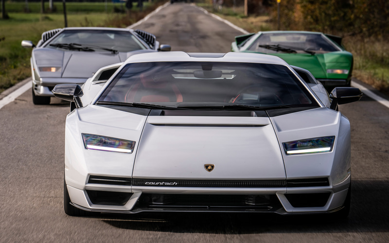 ランボルギーニ 新型 カウンタック Lpi 800 4 が公道デビュー Car Watch