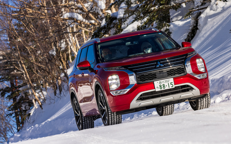 ツインモーター4wd搭載 三菱自動車の最新suv 新型アウトランダーphev で安心の雪道性能を実感 Car Watch Sponsored