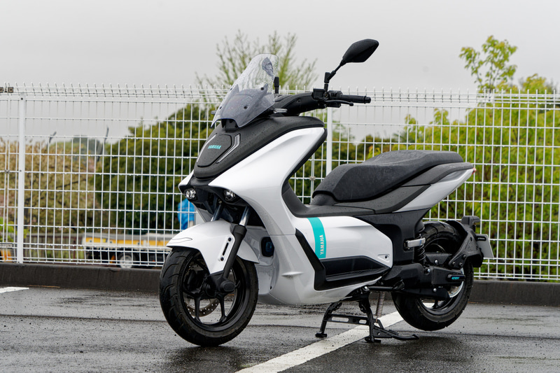 試乗インプレ ヤマハの実証実験用電動スクーター E01 はどんなモデル 個人向け3か月限定リースの内容も含めてレポート Car Watch