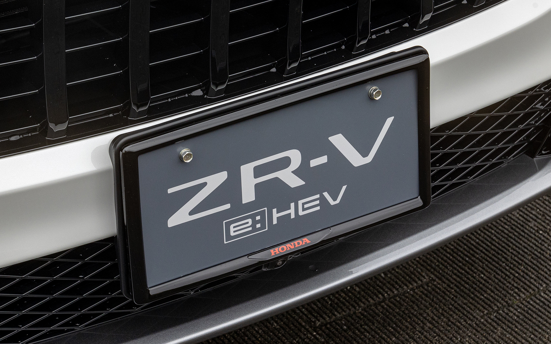 Amazon.co.jp: スズキ 純正ナンバーフレーム：クロームメッキ仕様(フロント＆リアセット：軽自動車用) : 車＆バイク 美品　スズキ　メッキナンバーフレーム　中古