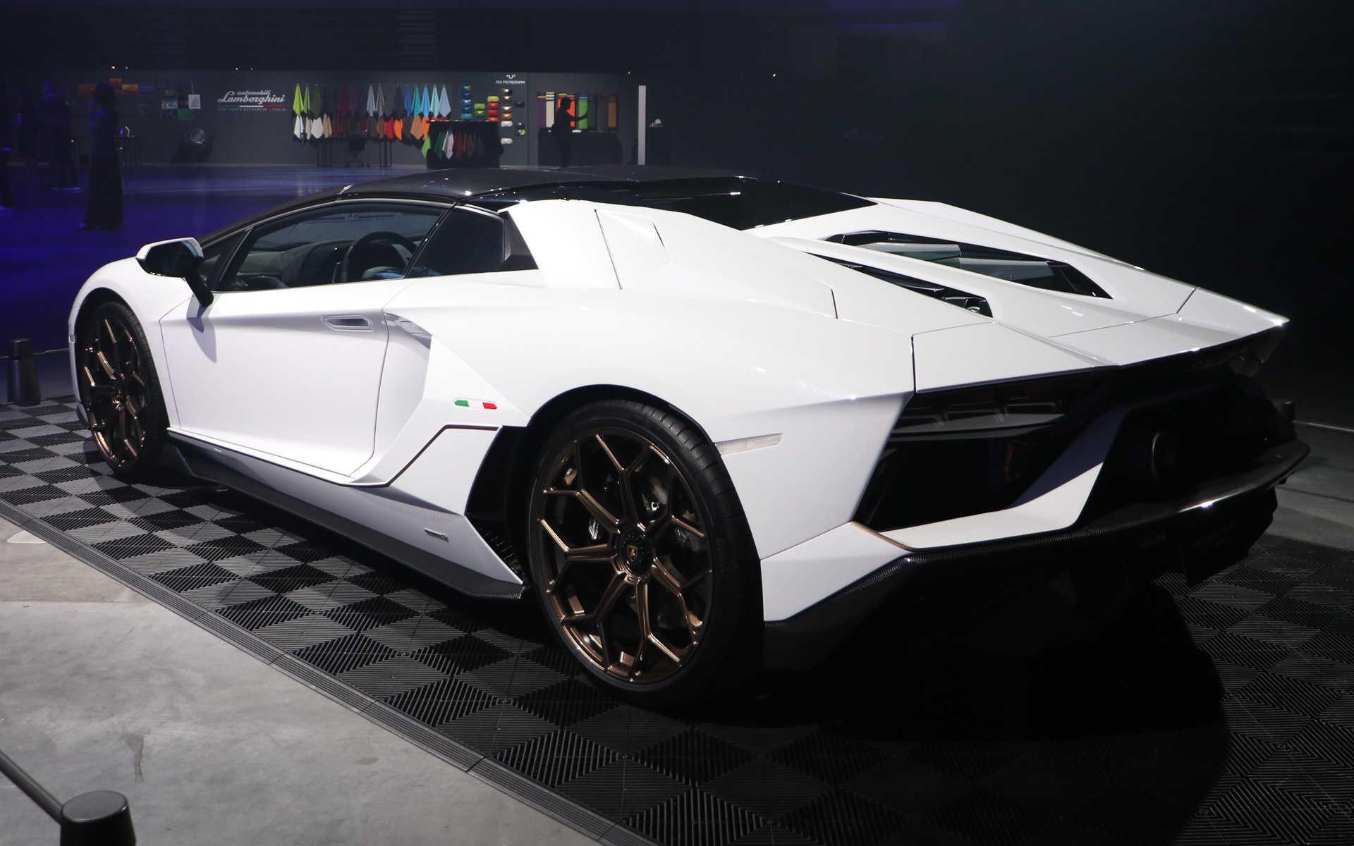 画像］ランボルギーニ、HPEVモデル新型「レヴェルト」日本初公開 最高