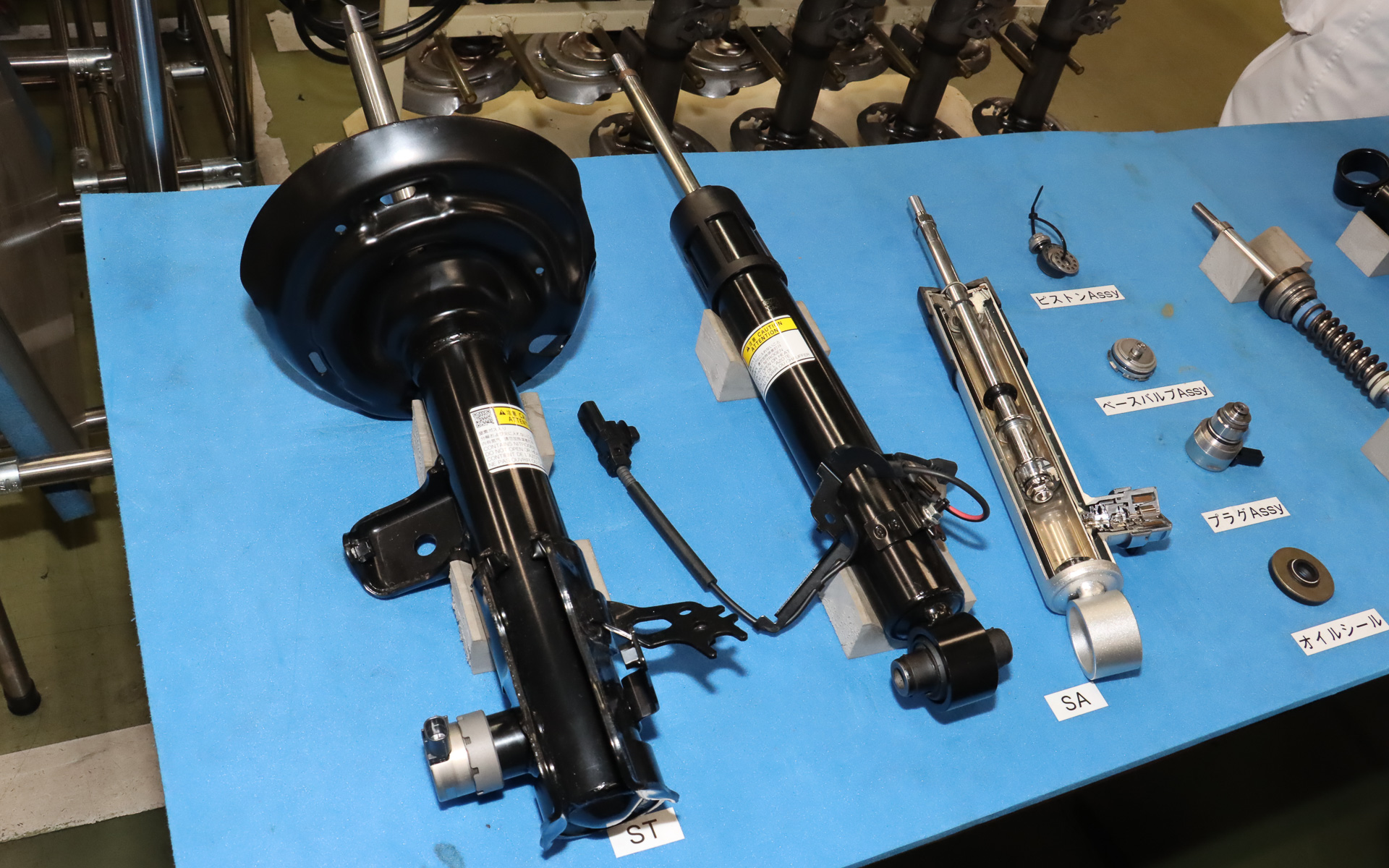 画像］老舗ショックアブソーバーメーカー「カヤバ」の岐阜工場見学会 