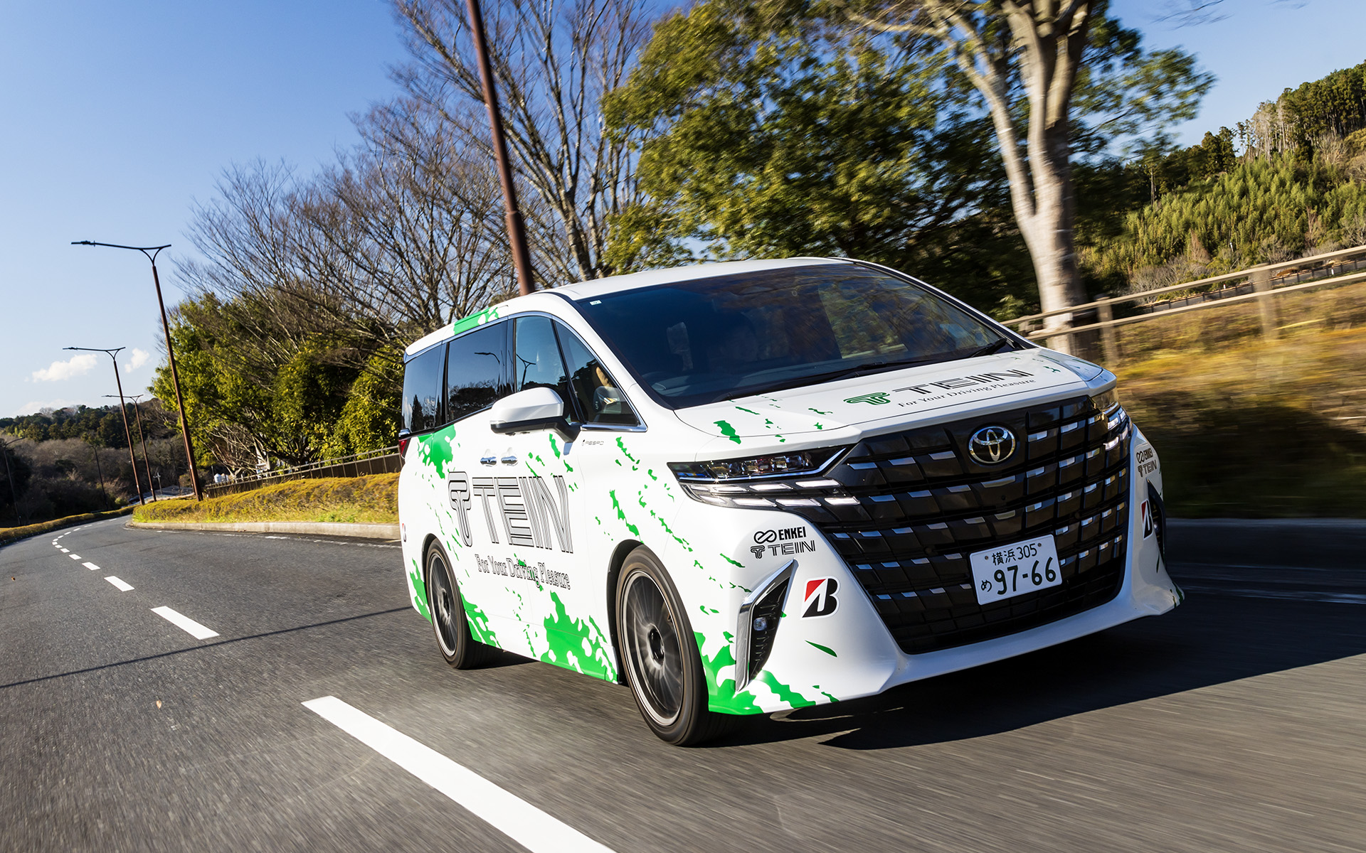 テインのフルスペック車高調「RX1」と減衰力コントローラ「EDFC5」で