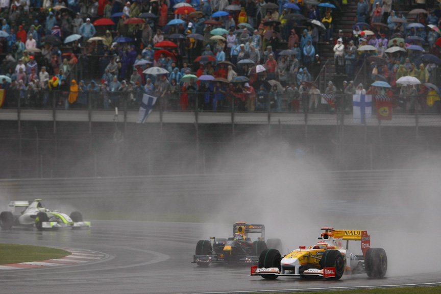 画像 オグたん式 F1の読み方 中国gp デフューザー問題が決着 雨が明暗を分けた レッドブルとブロウンgp 5 8 Car Watch