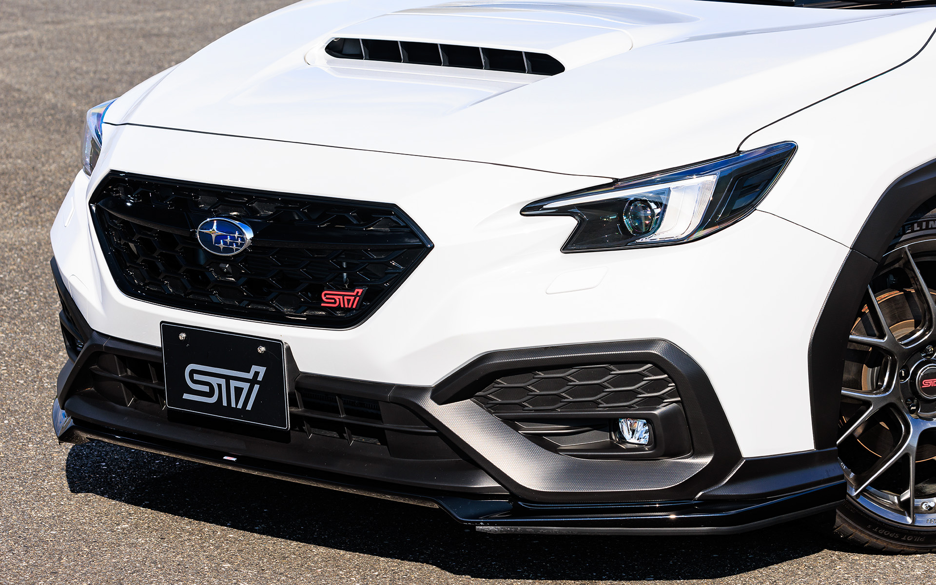 500台限定のSTI特別仕様車「WRX S4 STI Sport♯」、フレキシブル系