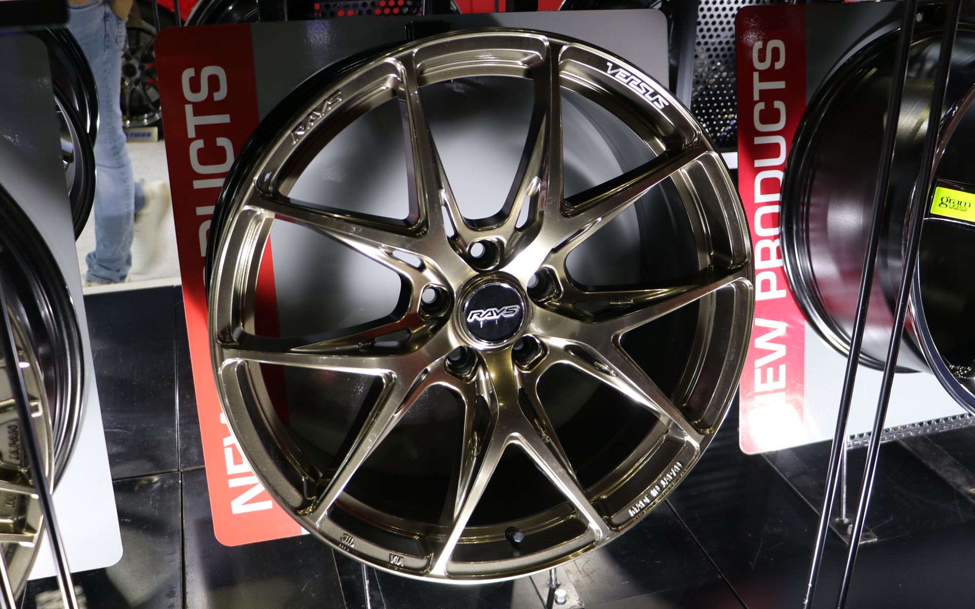 拡大画像］レイズ、23インチの「TE37GC」やクローム仕様の「57CR