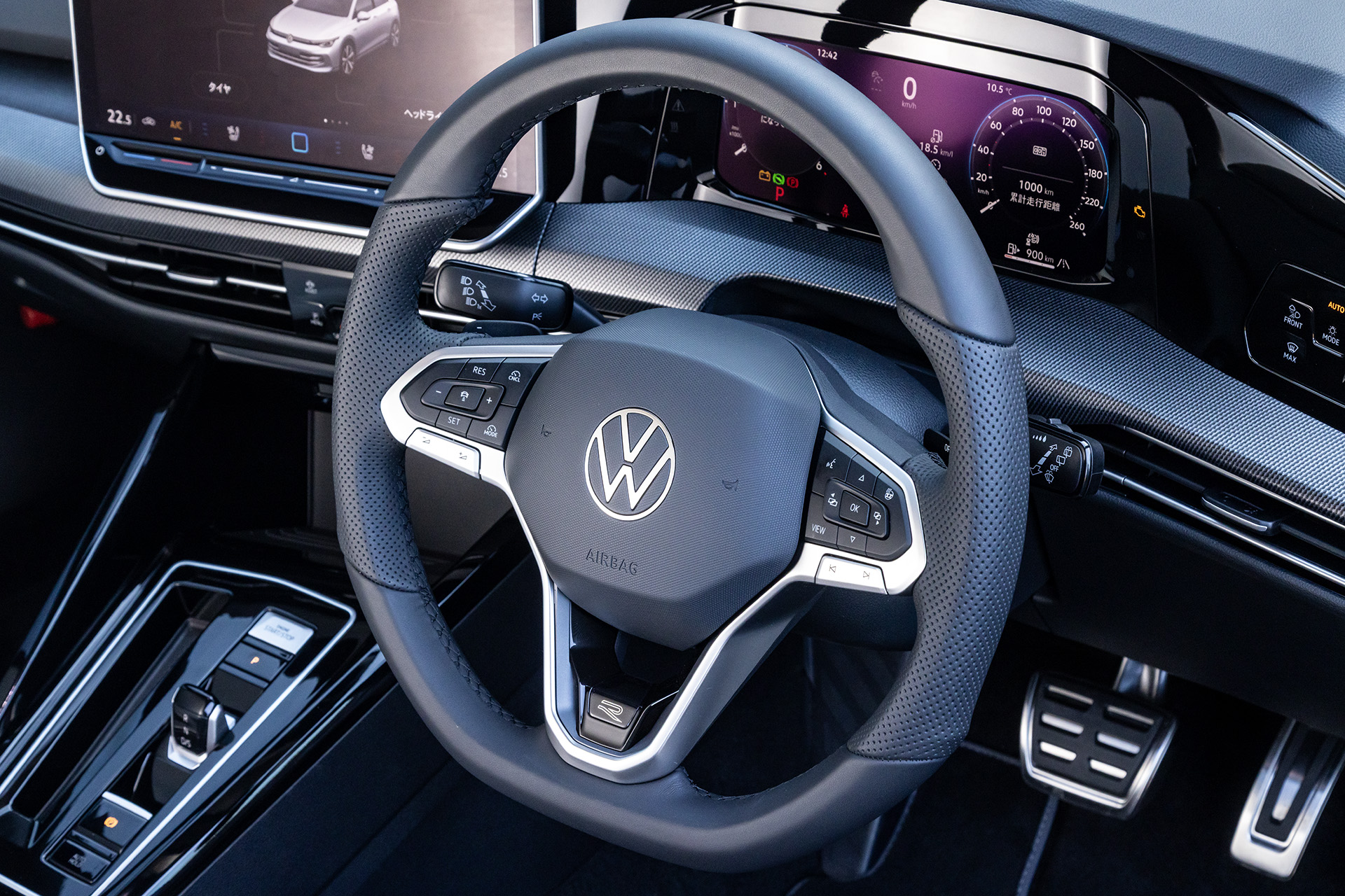 新型「ゴルフ TDI R-Line」初乗り 8.5型へと進化したポイントを確認し