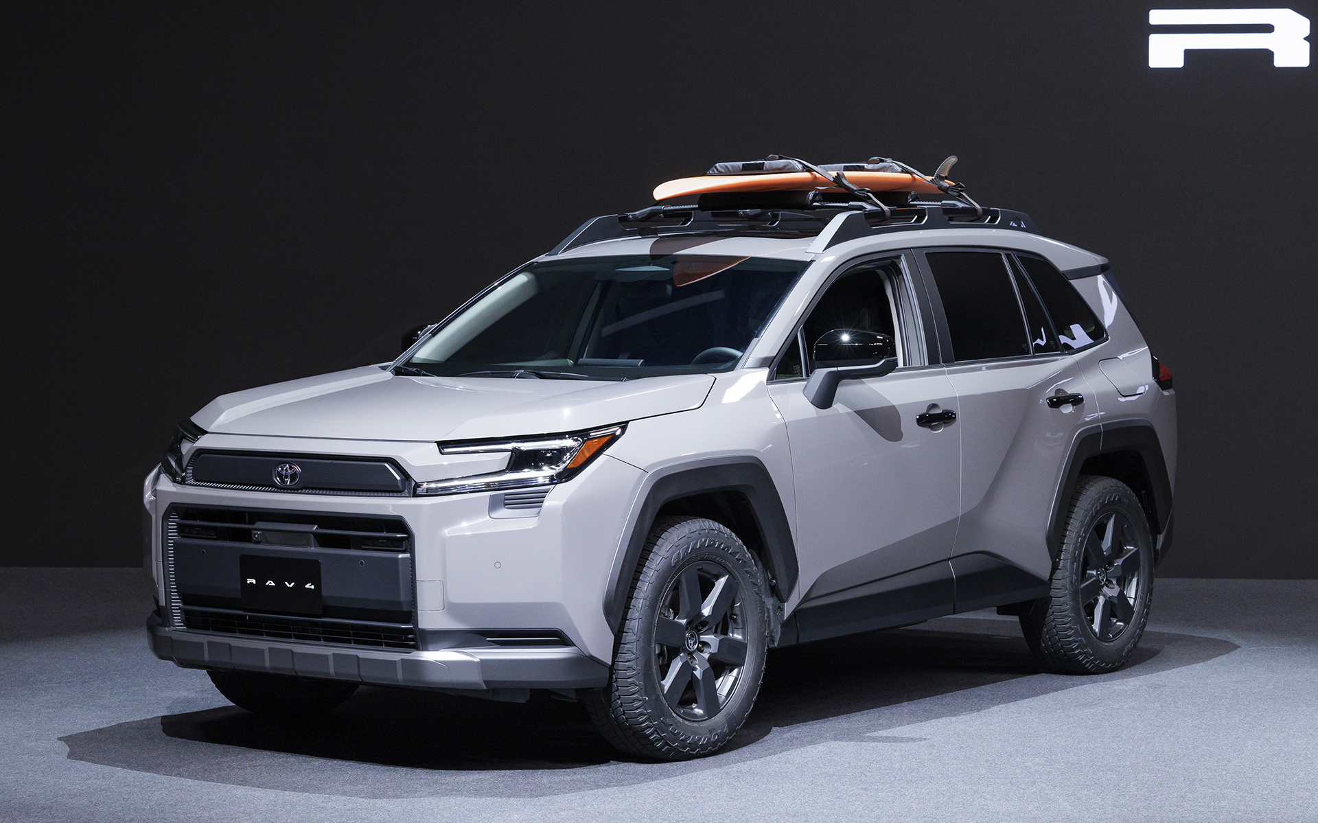 画像］トヨタ、新型「RAV4」（6代目）を世界初公開 ハイブリッド/PHEV 