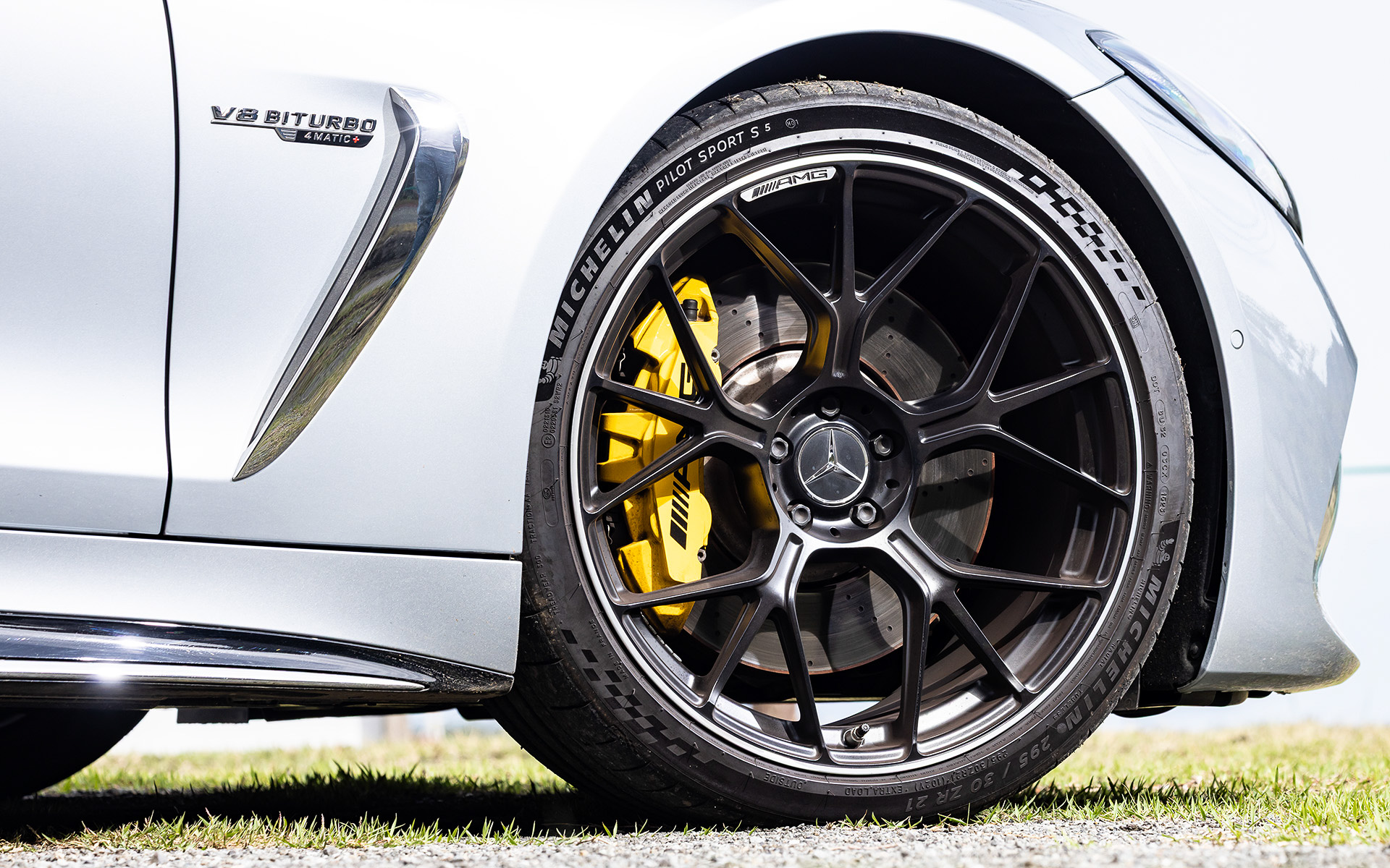 V8エンジン搭載の「AMG GT 63 4MATIC＋ クーペ」試乗 ひたすらに