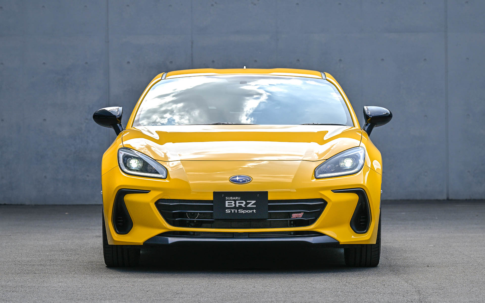 画像］スバル、サンライズイエローの「BRZ」300台限定特別仕様車「STI
