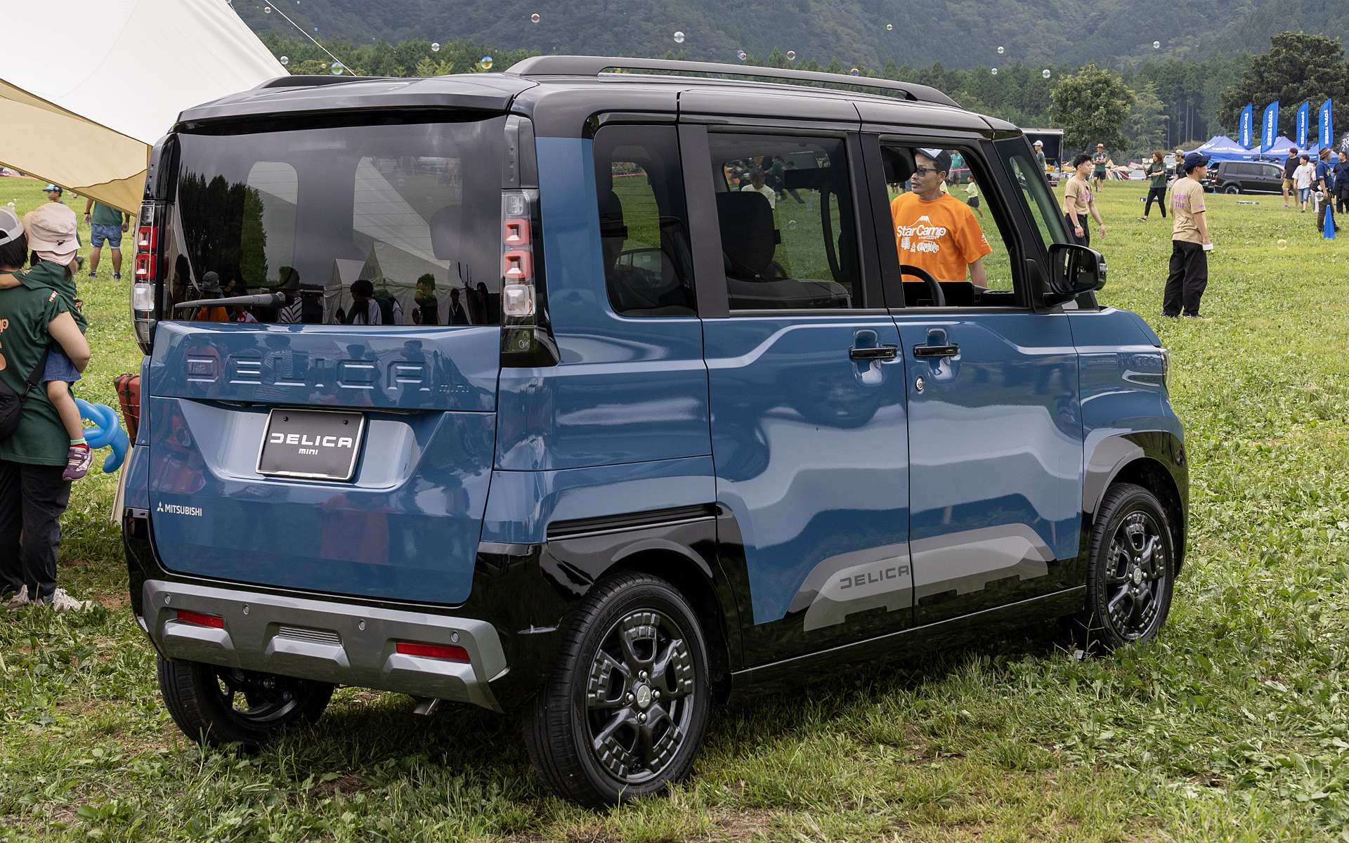画像］新型「デリカミニ」も展示された「スターキャンプ2025in朝霧高原
