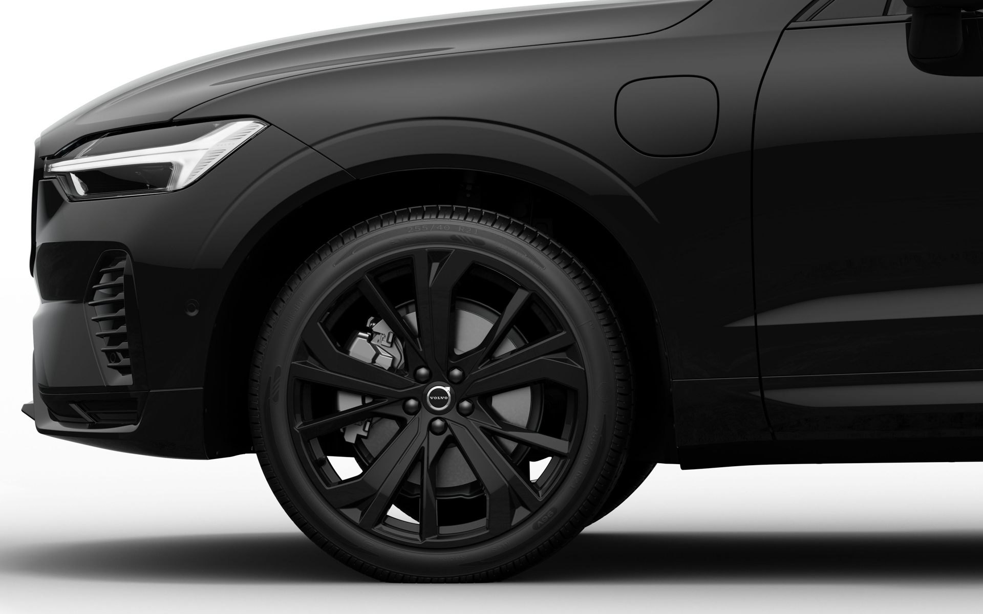 画像］ボルボ、「XC60」に内外装に“黒”を取り入れた特別仕様車