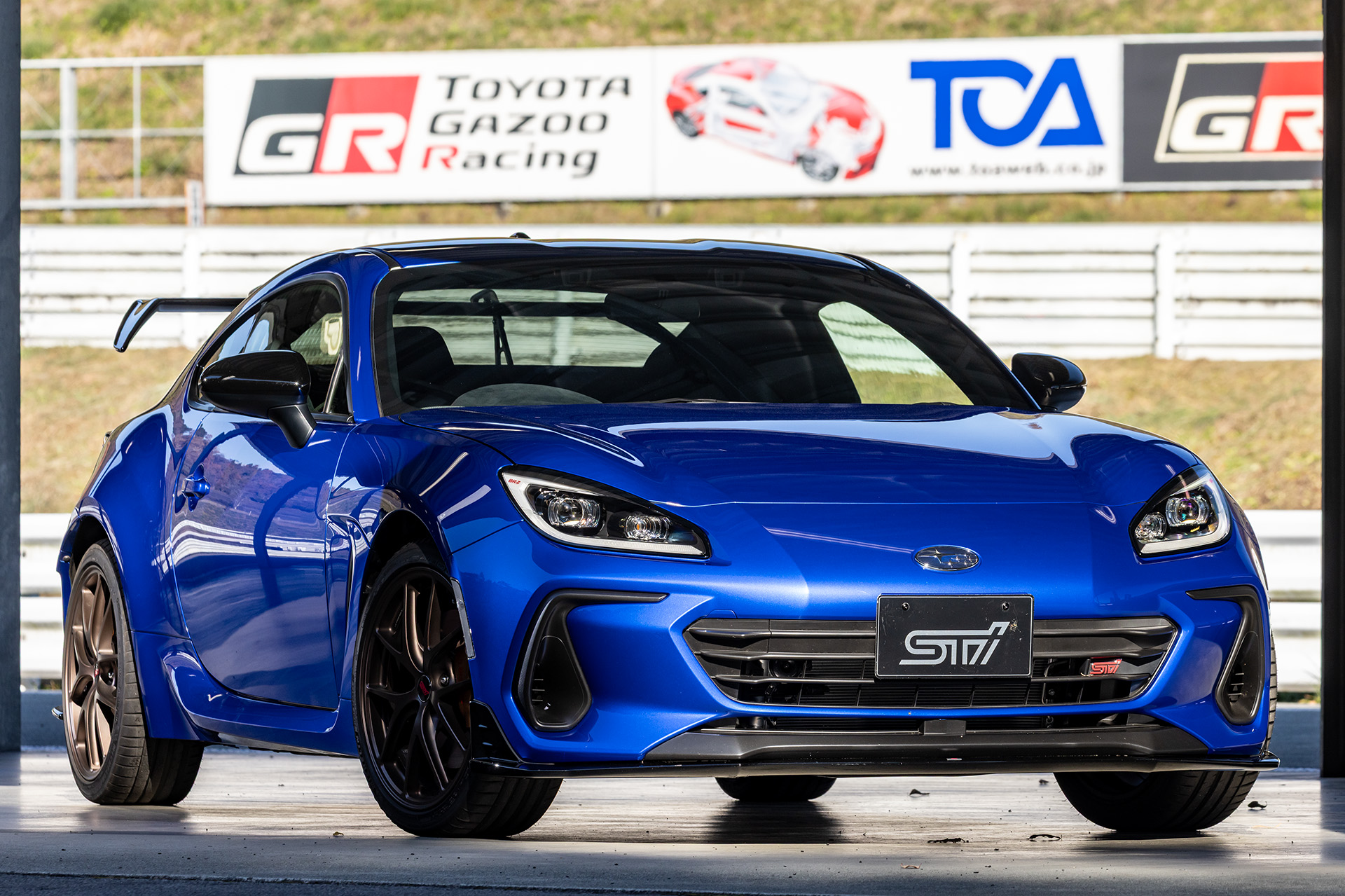 スバル「BRZ STI Sport TYPE RA」の“S耐直系”バランスドエンジンを